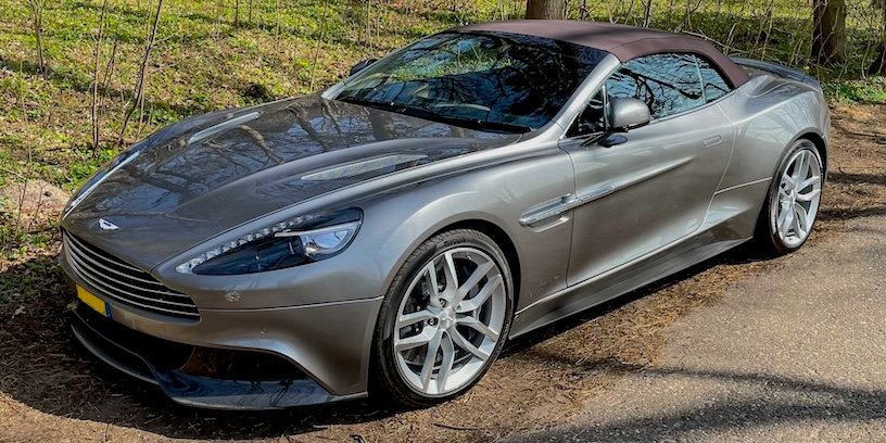 Aston Martin Vanquish Volante